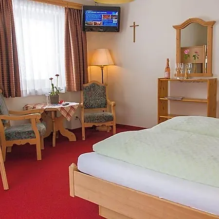 St Georg Inklusive Jokercard 住宿加早餐酒店 萨尔巴赫
