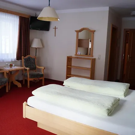 Landhaus St. Georg Bed & Breakfast 3*