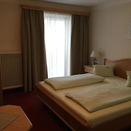 Frühstückspension St. Georg 4*